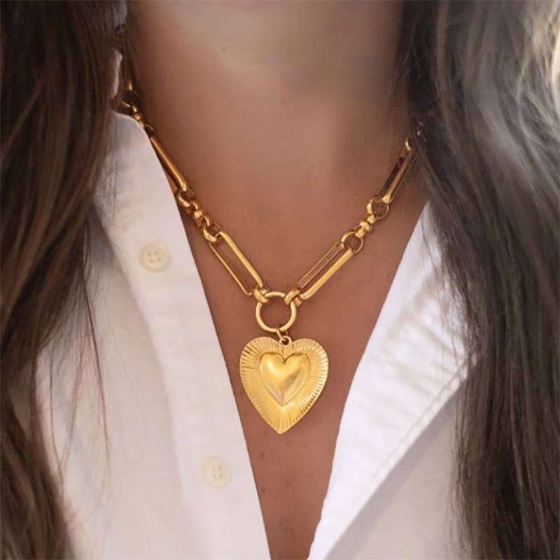 ETCHED HEART CHUNKY CHAIN STATEMENT NECKLACE | GOLD