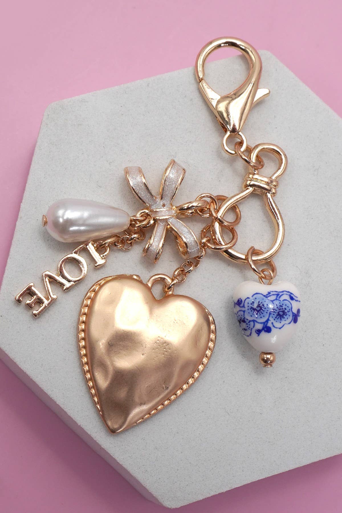 PORCELAIN BOW HEART LOVE BAG CHARM | Gold