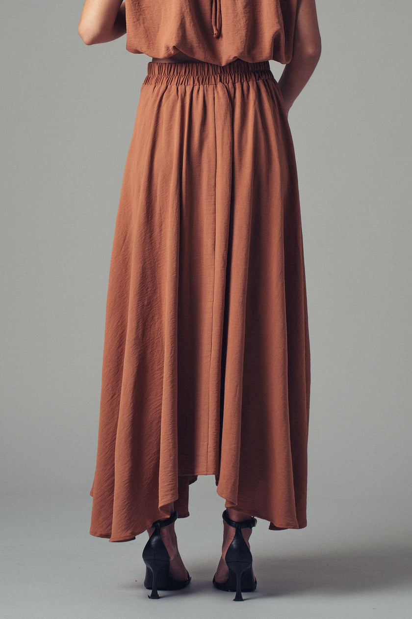 Pleated High-Waist Flowy Skirt: CAMEL