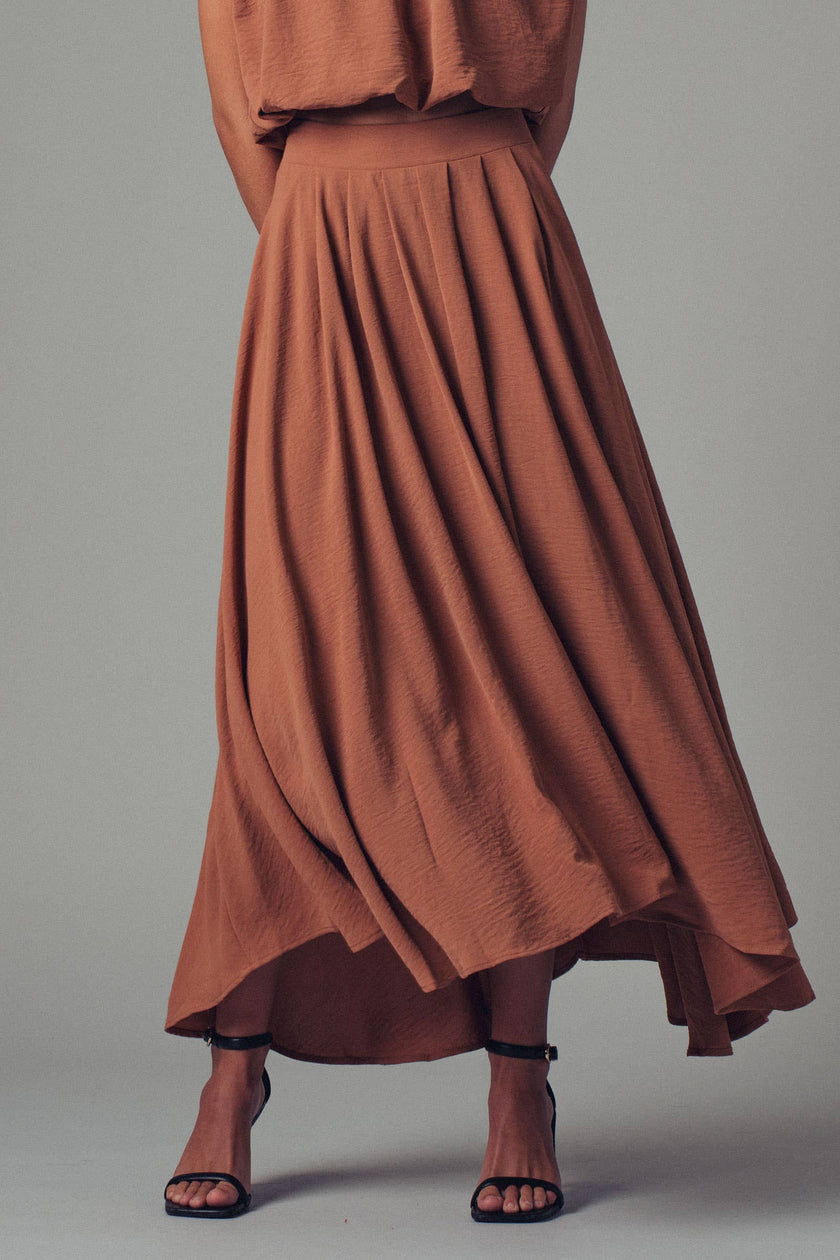 Pleated High-Waist Flowy Skirt: CAMEL