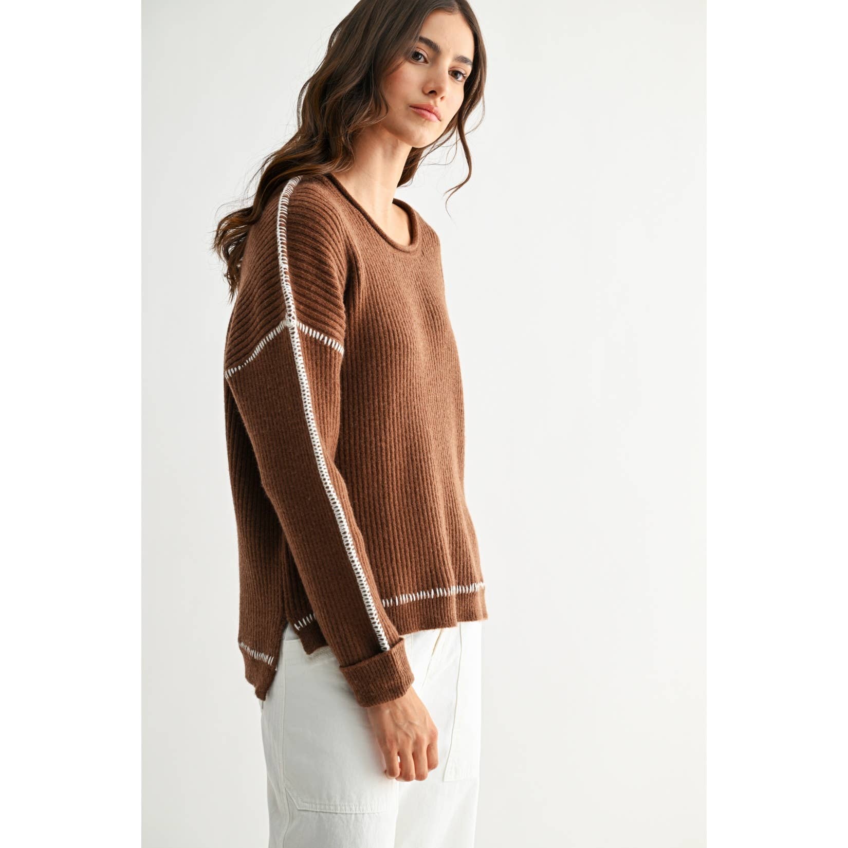 BROWN RIBBED SWEATER WITH CONTRASTING STITCHING