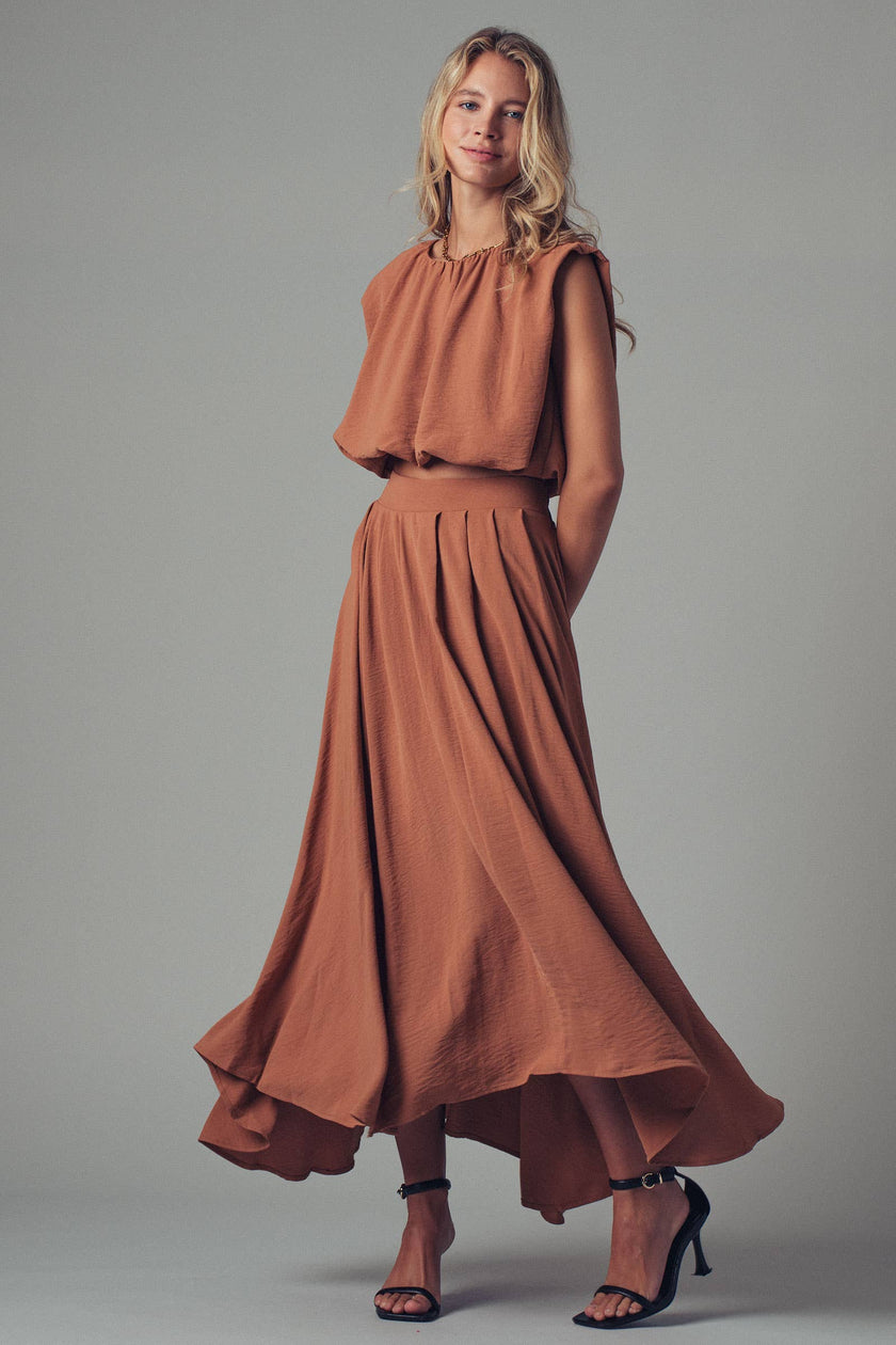 Pleated High-Waist Flowy Skirt: CAMEL