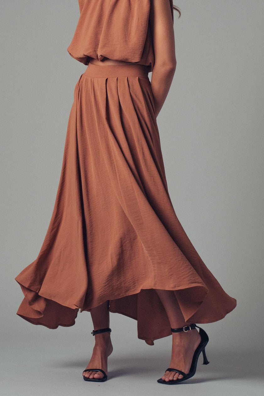 Pleated High-Waist Flowy Skirt: CAMEL