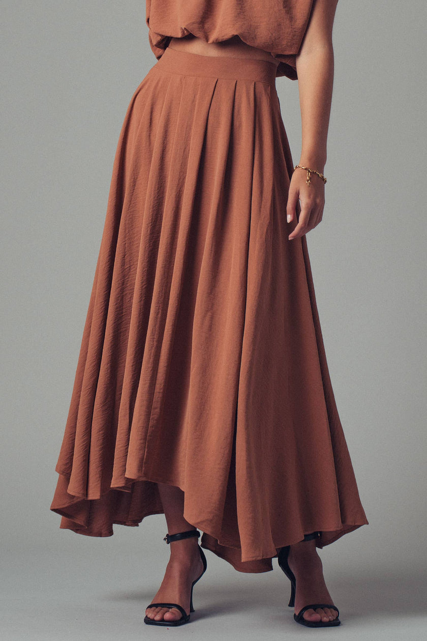 Pleated High-Waist Flowy Skirt: CAMEL