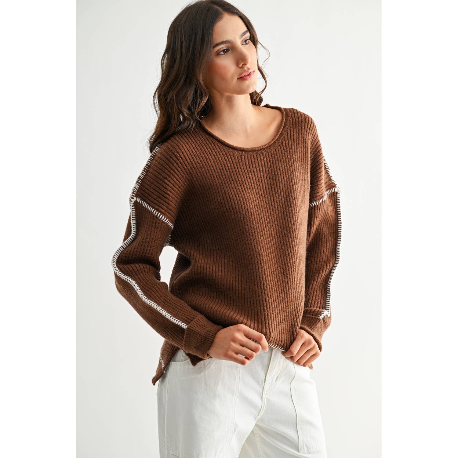 BROWN RIBBED SWEATER WITH CONTRASTING STITCHING