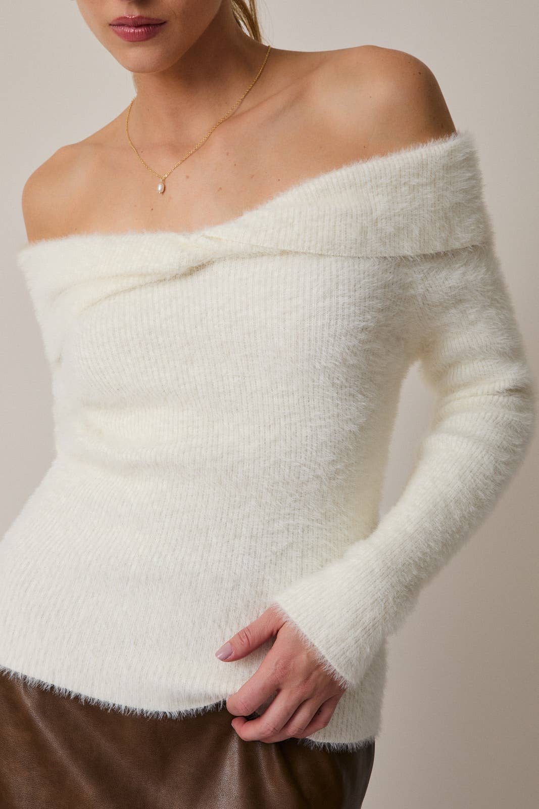 OFF SHOULDER LONG SLEEVE TWISTER DETAIL FUZZY SWEATER TOP