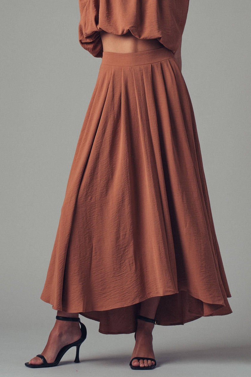 Pleated High-Waist Flowy Skirt: CAMEL