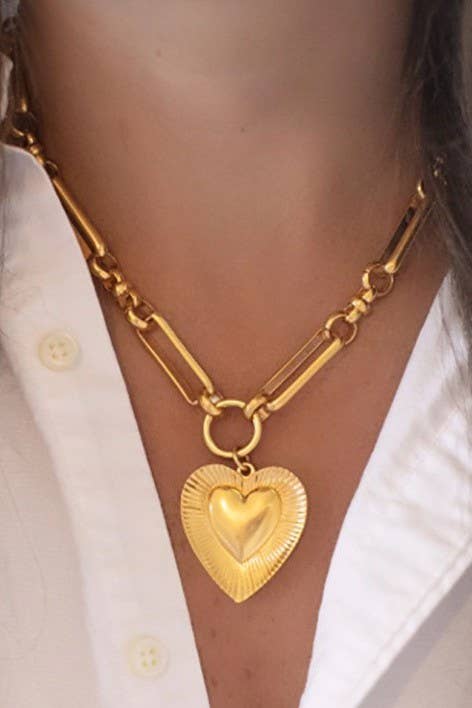 ETCHED HEART CHUNKY CHAIN STATEMENT NECKLACE | GOLD